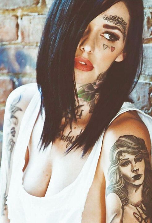 Chickz n ink
 #22042501