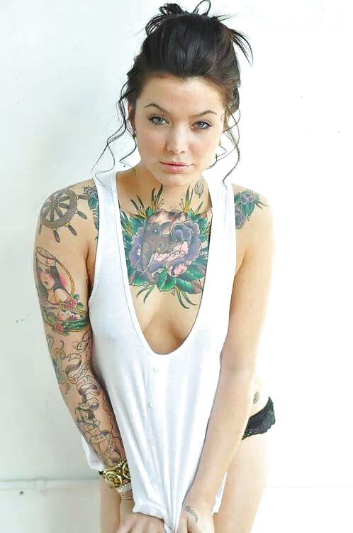 Chickz n ink
 #22042544