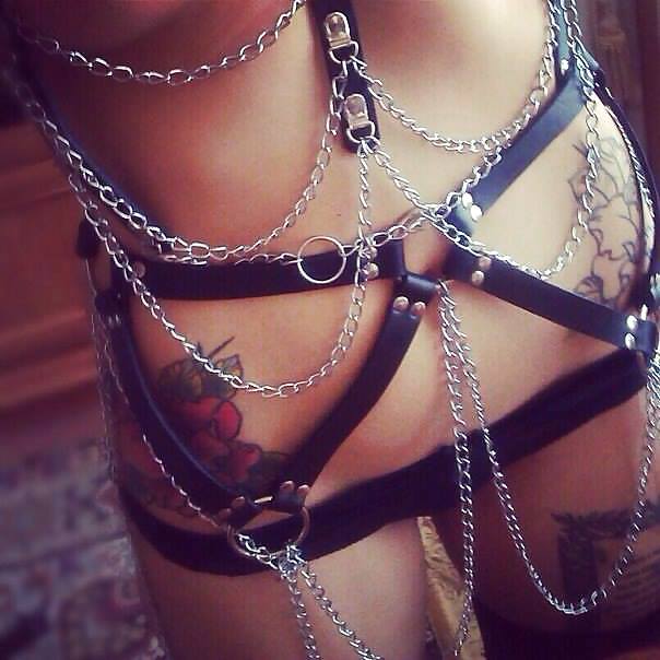 Chickz n ink
 #22042562