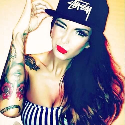 Chickz n ink
 #22042591