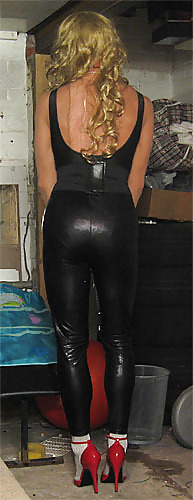 Rubia en leggings negros
 #12540292