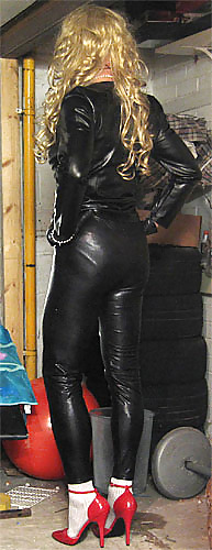 Rubia en leggings negros
 #12540332