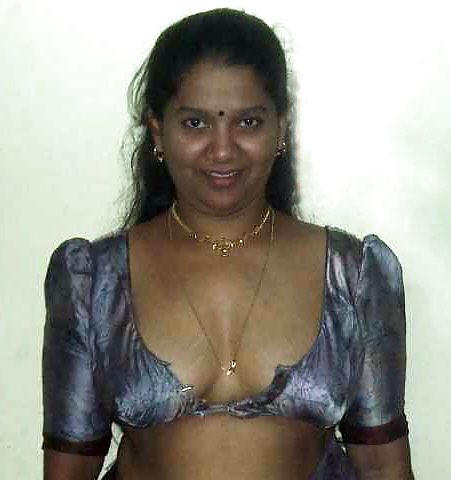 Indian aunty displaying 6