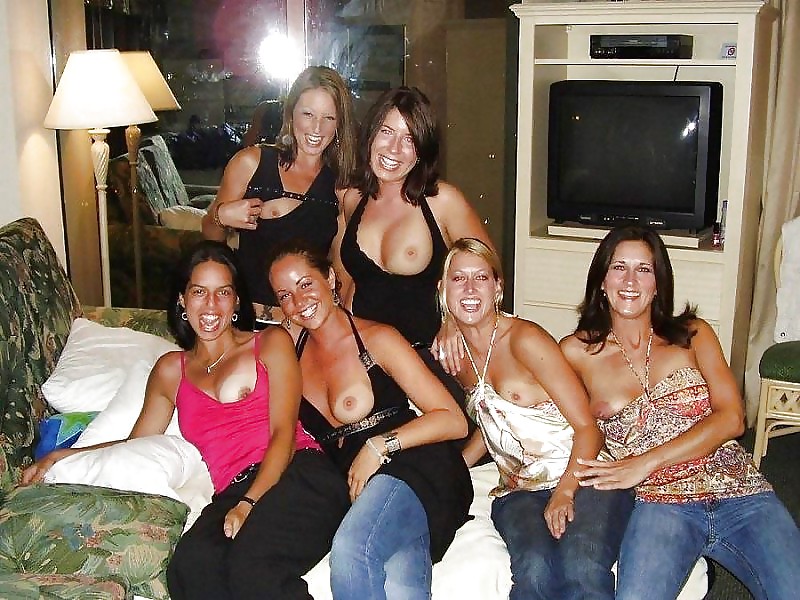 Naked Women in Groups #2 #15459538