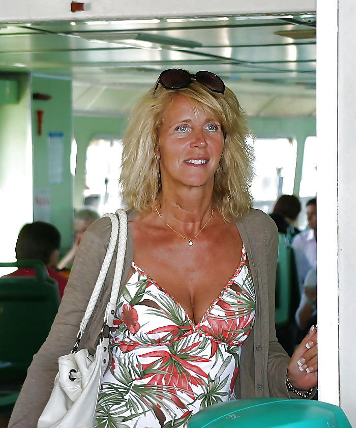 デコルテ 1
 #22322962