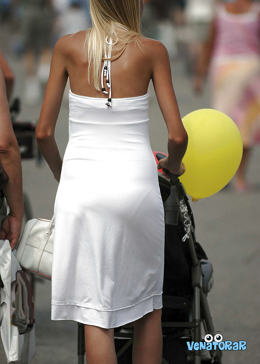 La mama marcando bombachita
 #14071550