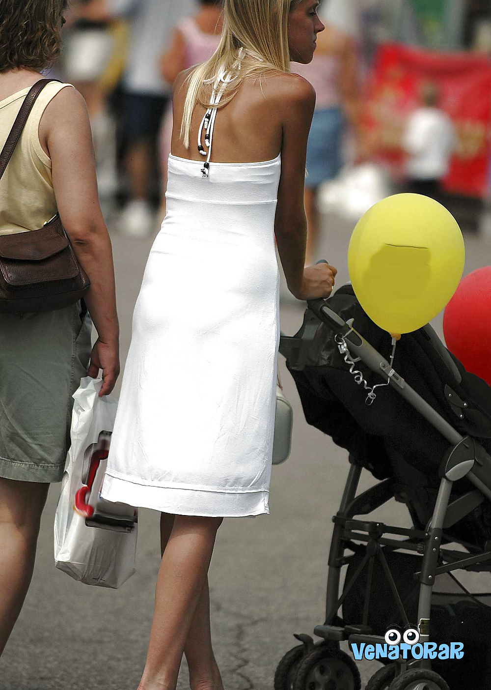 La mama marcando bombachita
 #14071569