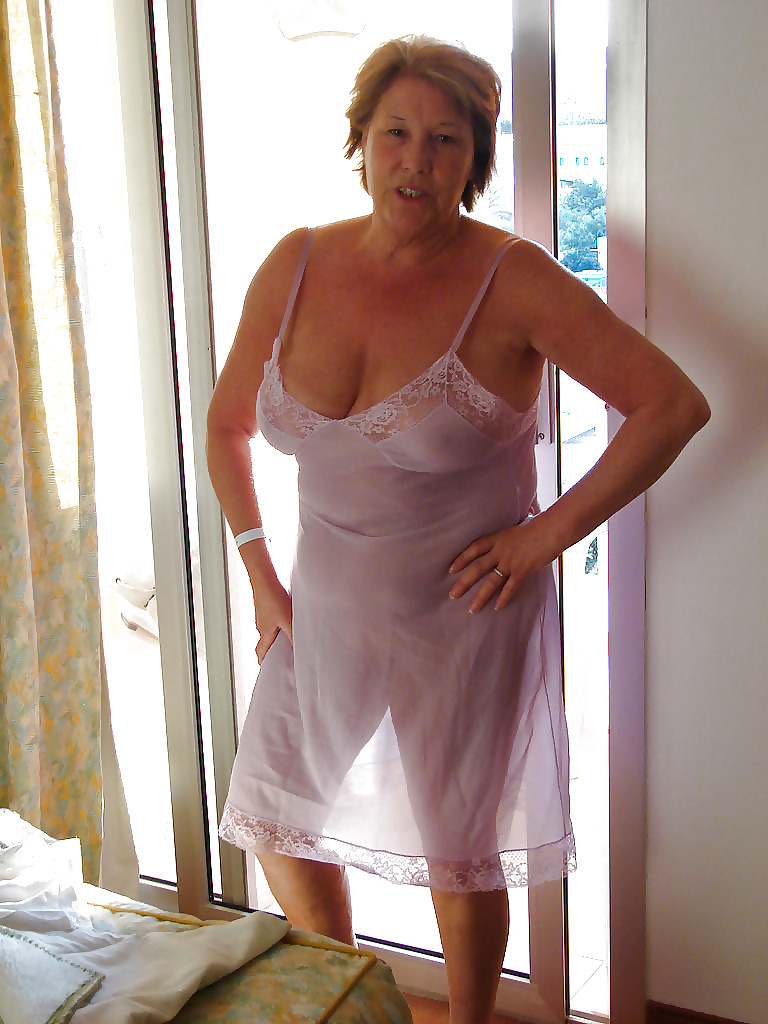 Insanely sexy mature lady #8794180