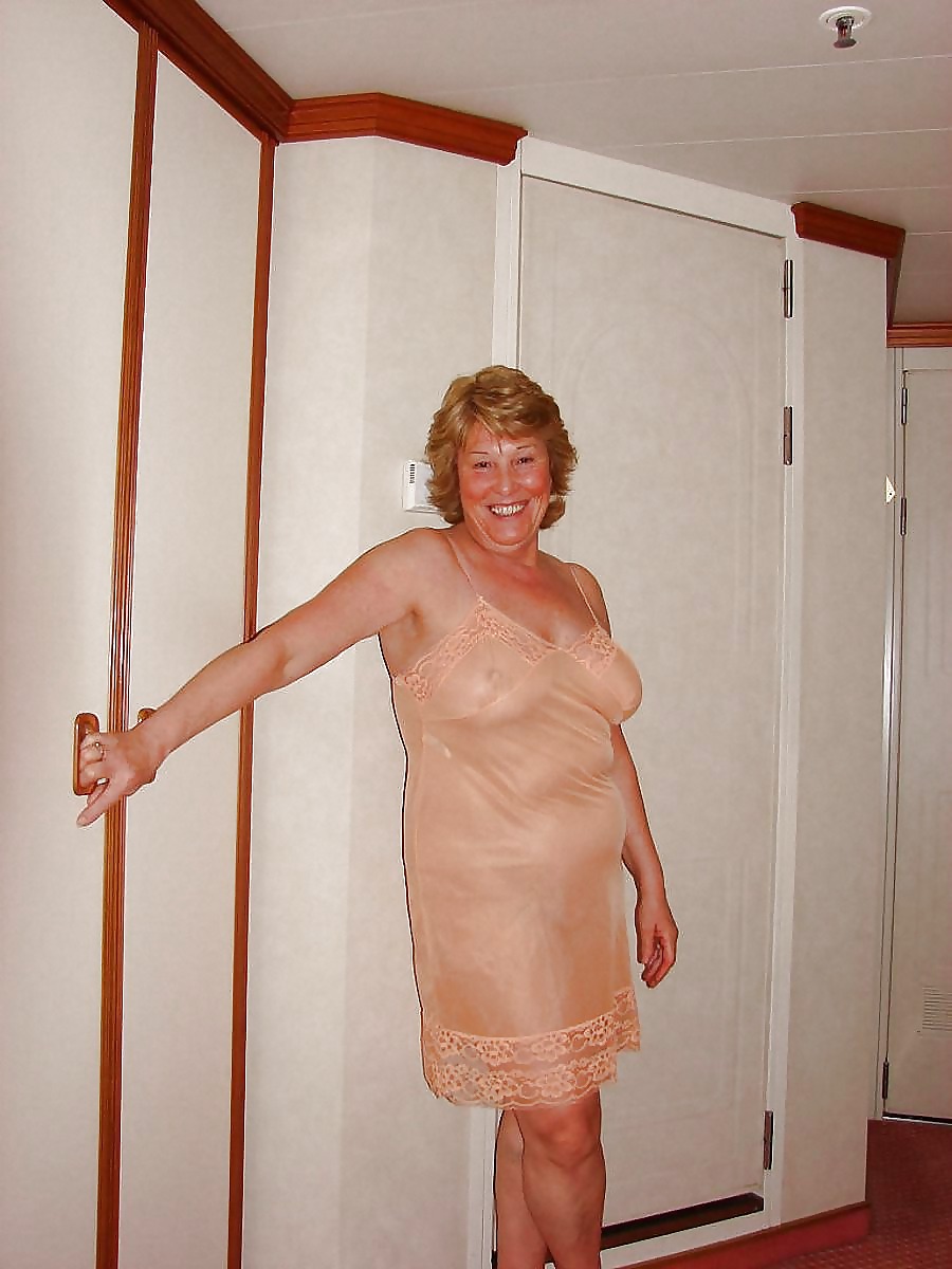 Insanely sexy mature lady #8794233