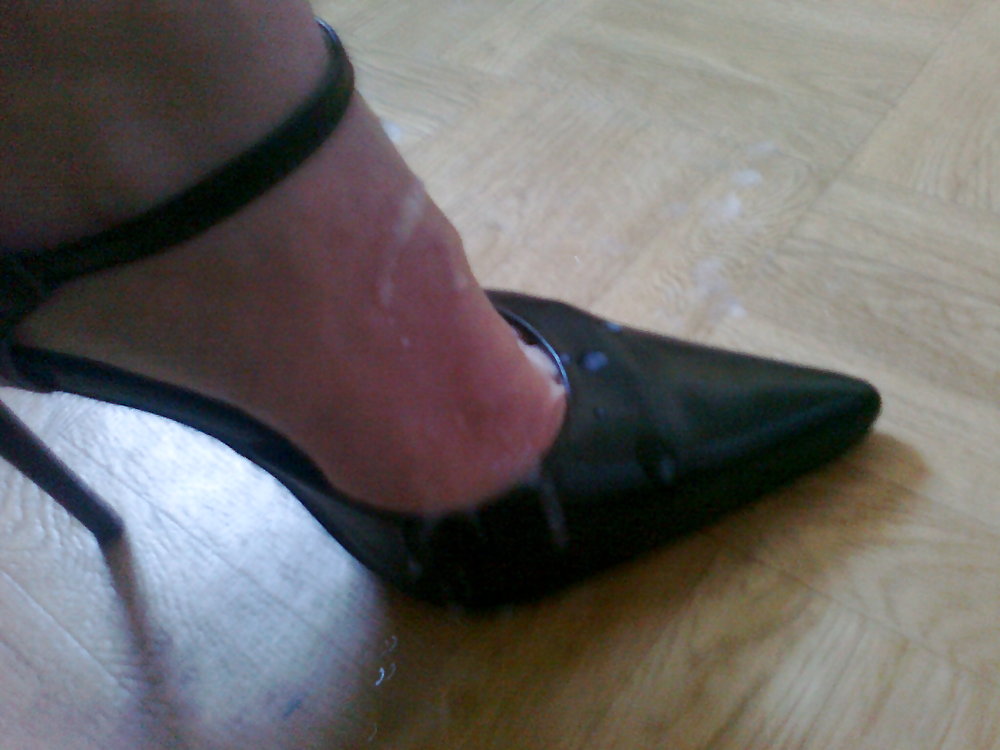 Cum on my shoes #2008593