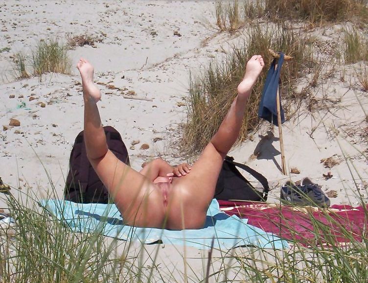 More Sluts Flash their Anus on the Beach #7394723