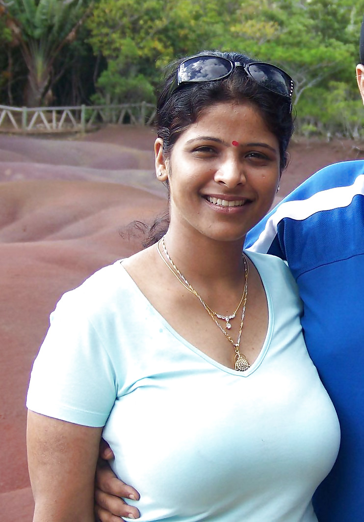 Indian housewife boobs2 #8341291