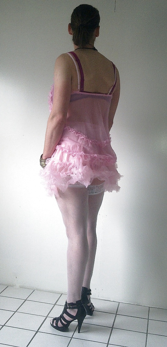 Sissy Salope En Robe Rose #4867391