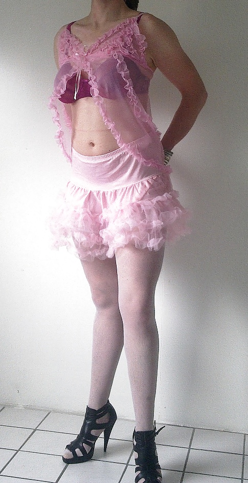 ピンクのドレスを着た尻軽女
 #4867401