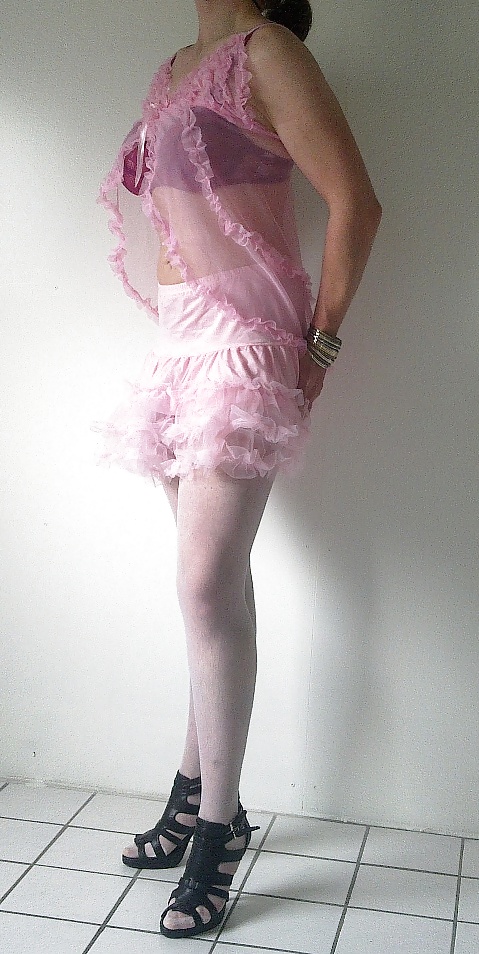 Sissy Salope En Robe Rose #4867432