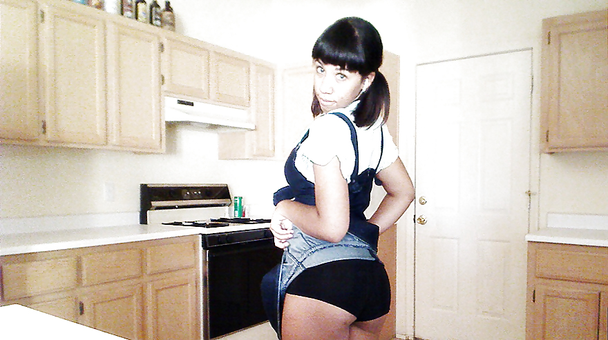 Handsome brunettes woman #9596325