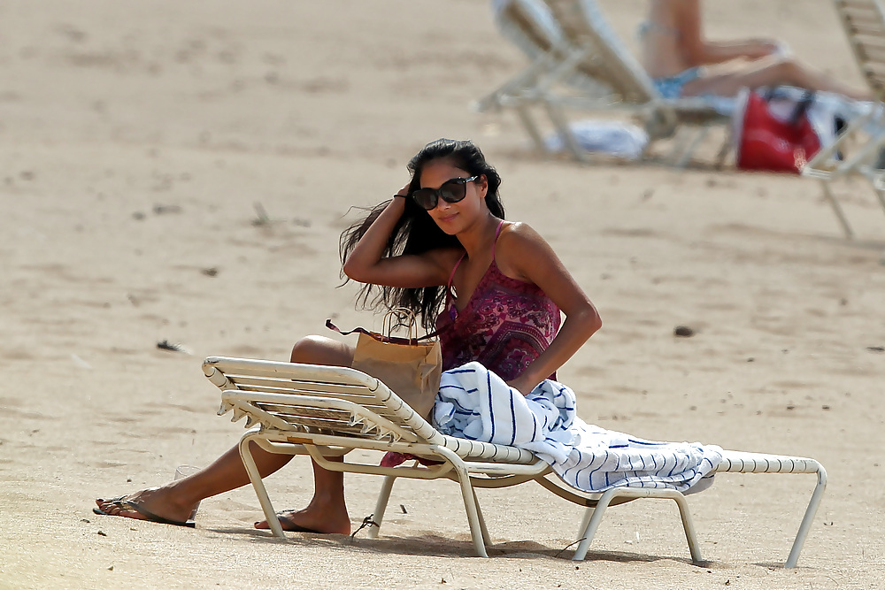 Nicole scherzinger - en bikini en la playa en honolulu
 #5224411