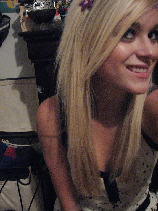 Blonde Hottie From ,SmutDates #6610573