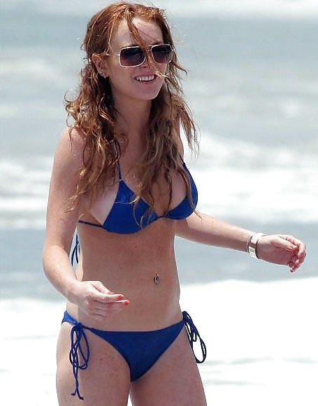 Lindsay Lohan ... En Bikini Bleu Chaud #14658078