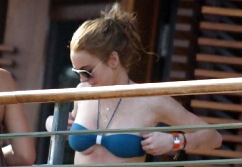Lindsay Lohan ... En Bikini Bleu Chaud #14658091