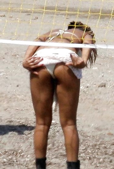 Rihanna's ass #3159314