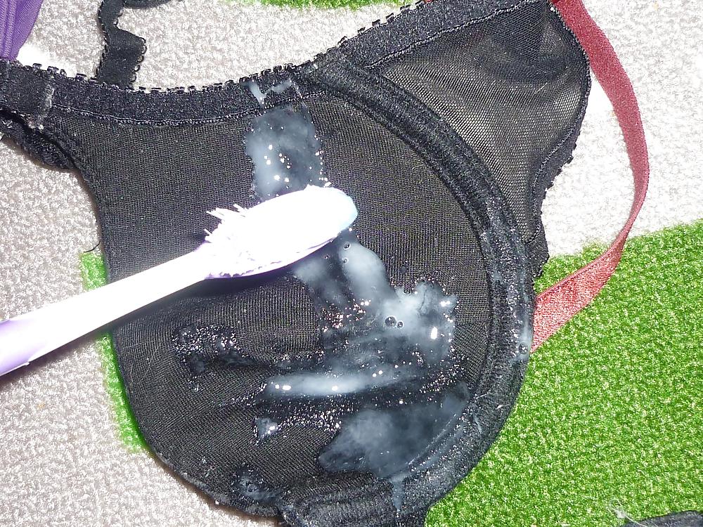 Sborrare sui reggiseni e sulle mutandine di mia moglie
 #16232216