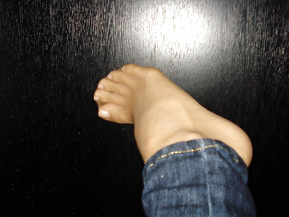ナイロンの足、つま先、足の裏の素人が楽しむ :)
 #16746900