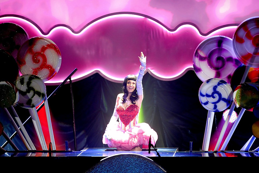 Katy Perry Performs Live at Le Zenith in Paris #4436184