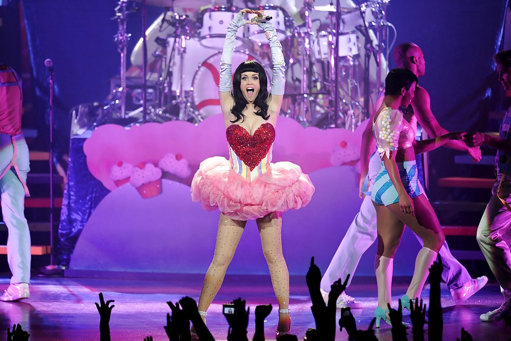 Katy Perry Performs Live at Le Zenith in Paris #4436192