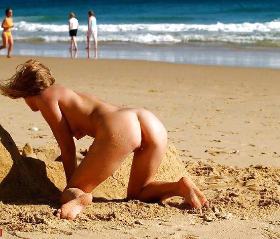 美しいビーチの日 27 ( nudes ) by voyeur troc
 #19936681