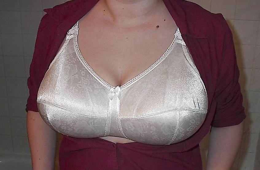 Big bras on mature women's! #17814856