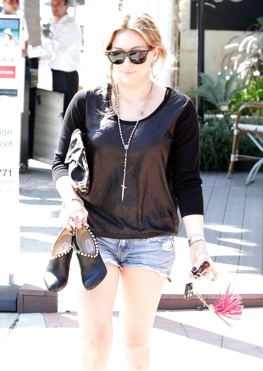Hilary Duff - Langbeinig Zum Mittagessen In Toluca See Gehen #7386547