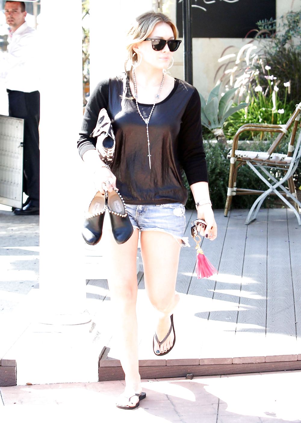 Hilary Duff - Langbeinig Zum Mittagessen In Toluca See Gehen #7386736