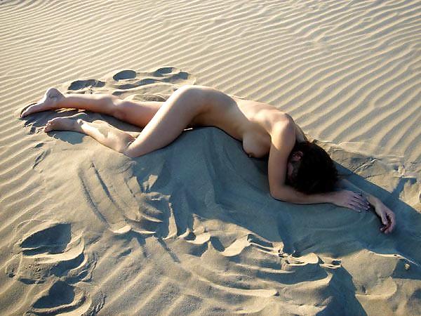 SWEET GIRLS NAKED IN NATURAL PLACES #669981