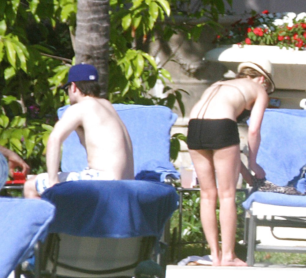 Hilary duff bikini candids
 #6470367