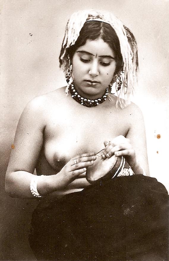 Vintage erotic photo art 3 - arabian girls c. 1900 - 1930 #6317112