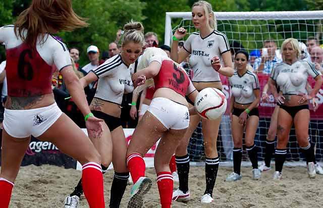 Fútbol sexy 2012
 #11217861