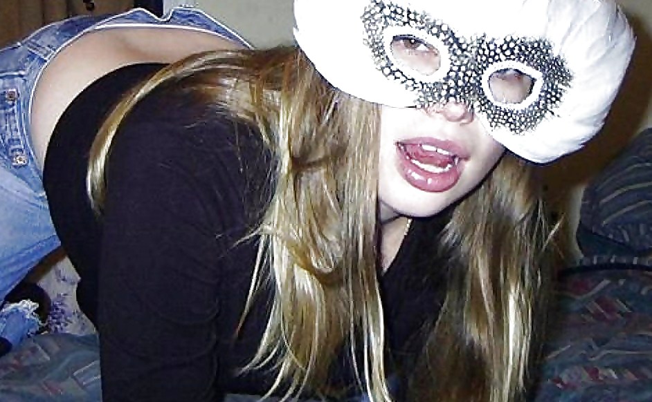 Chiave - donne mascherate
 #2893843