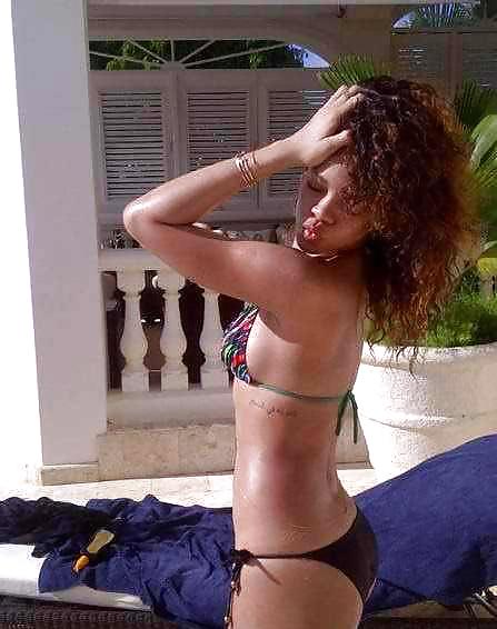 Rihanna 4 #9018918