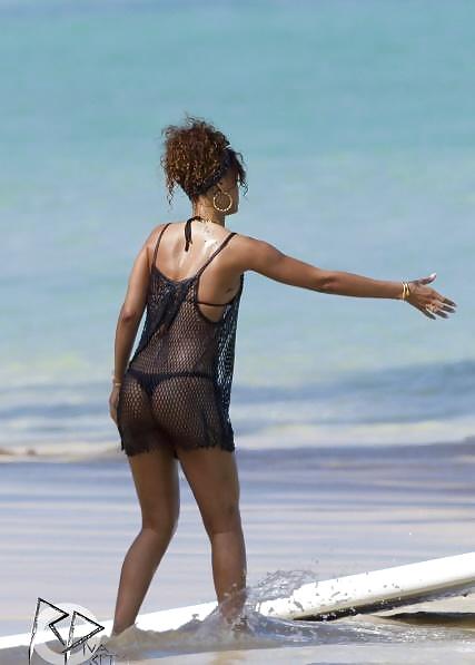 Rihanna 4 #9019005