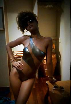 Rihanna 4 #9019081