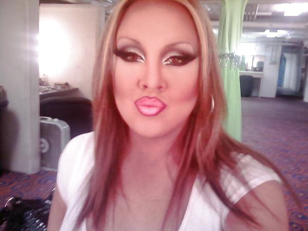 トランスジェンダーの美しさ
 #19058940