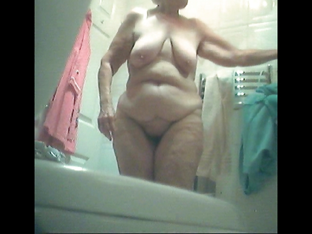 Unaware bbw sister in law caught with spy cam #5612290
