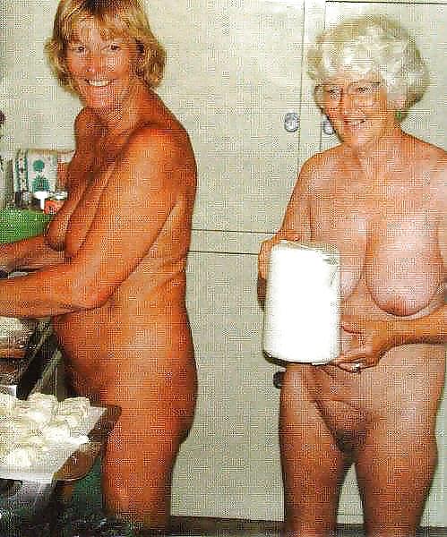 Mes amies mamies jouent entre elles #18336000