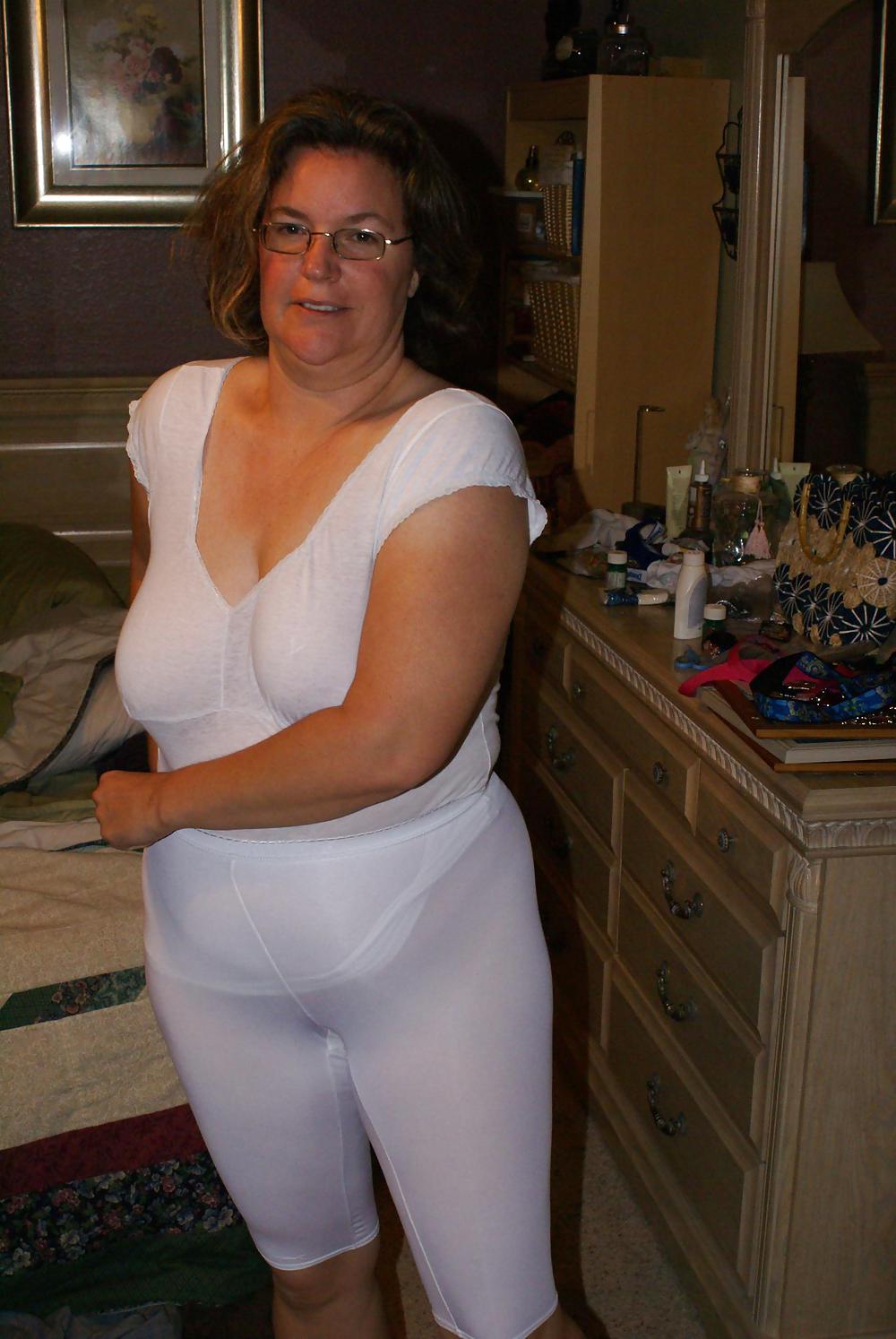 WIVES AND MILFS V #9662683