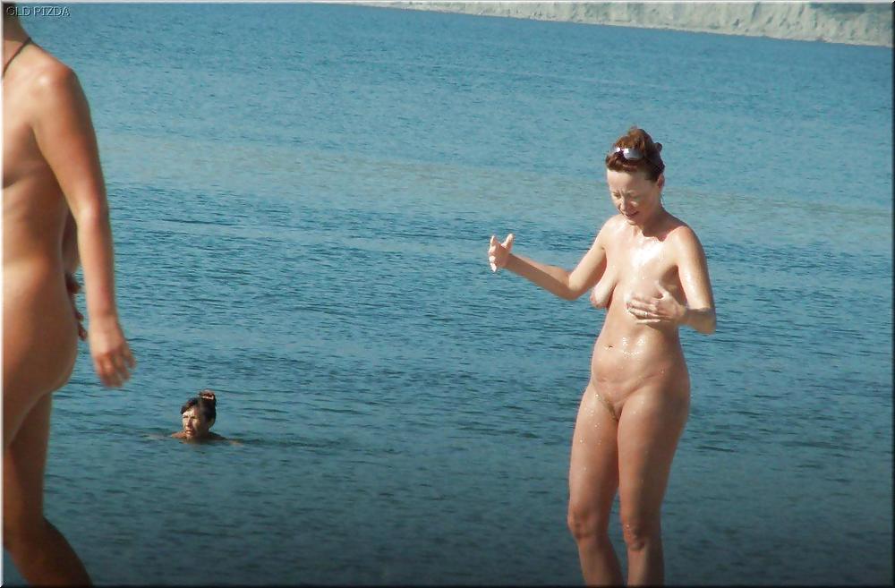Vecchie nudiste da spiaggia
 #611654