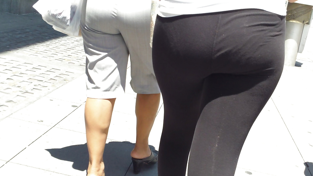 Teen ass & butt in jean shorts shopping #18776926
