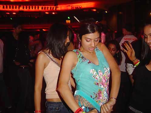 Indians - Pakis - desi ladies partying  #5370818