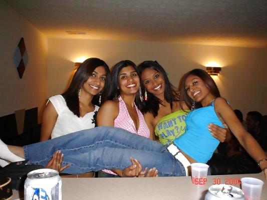 Indians - Pakis - desi ladies partying  #5370876