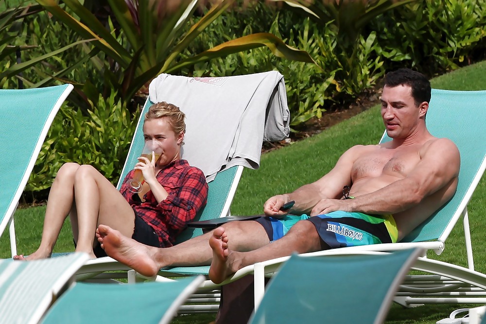 Hayden Panettiere Bikini Candids in Hawaii #3964305